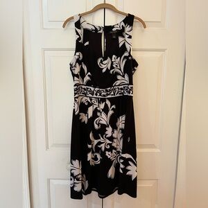 White House Black Market Black & White Floral Midi Dress EUC Size M